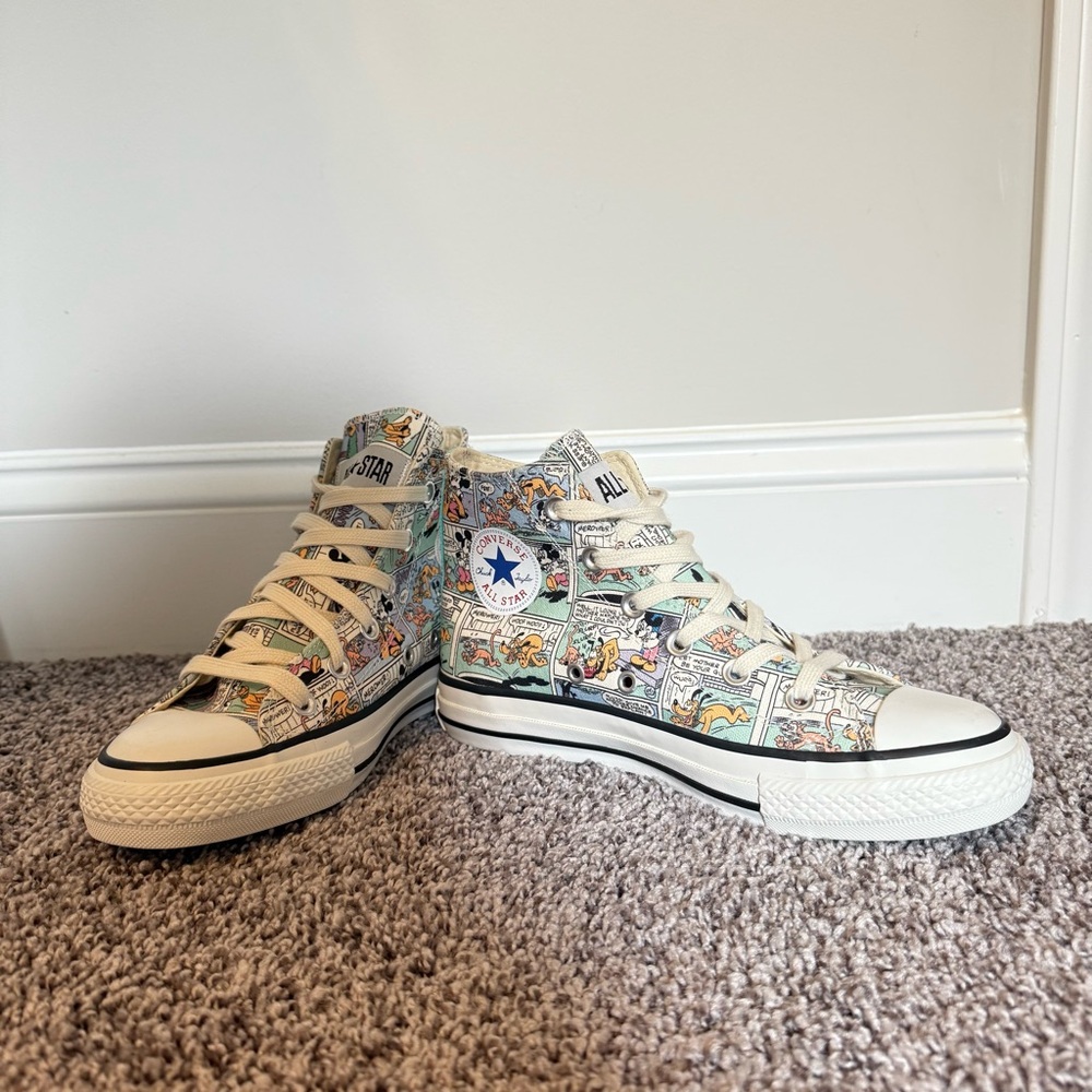 NWOT Limited Edition Disney Comic Converse